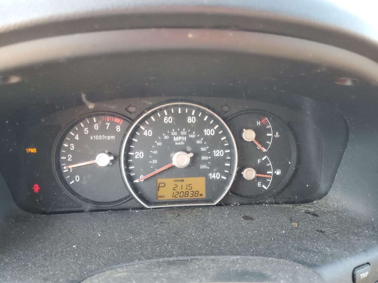 2008 Kia Rondo Base VIN: KNAFG525187145818 Lot: 70251075