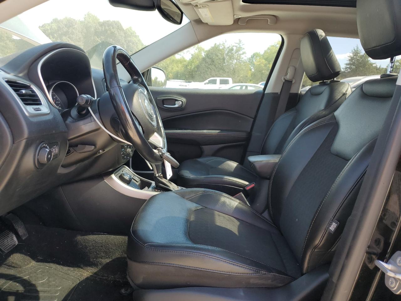 2018 Jeep Compass Latitude VIN: 3C4NJDBB1JT138692 Lot: 69214325