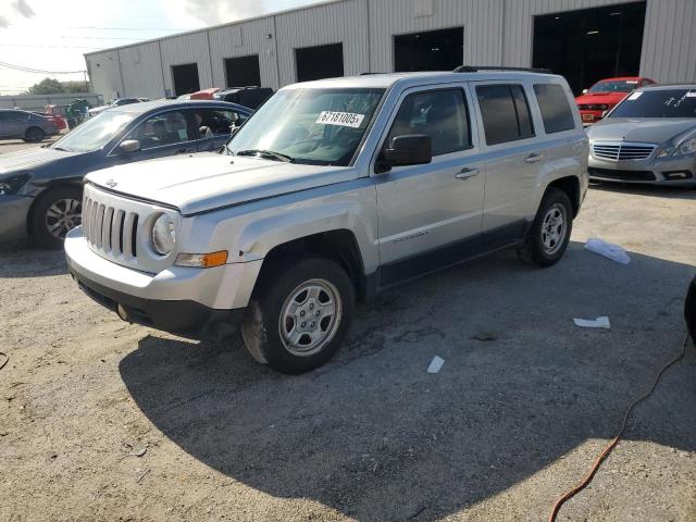  JEEP PATRIOT 2014 Srebrny