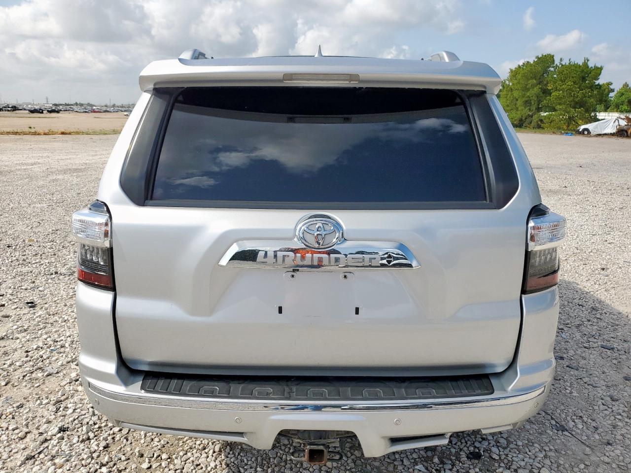 2015 Toyota 4Runner Sr5/Sr5 Premium VIN: JTEBU5JRXF5265944 Lot: 69108545