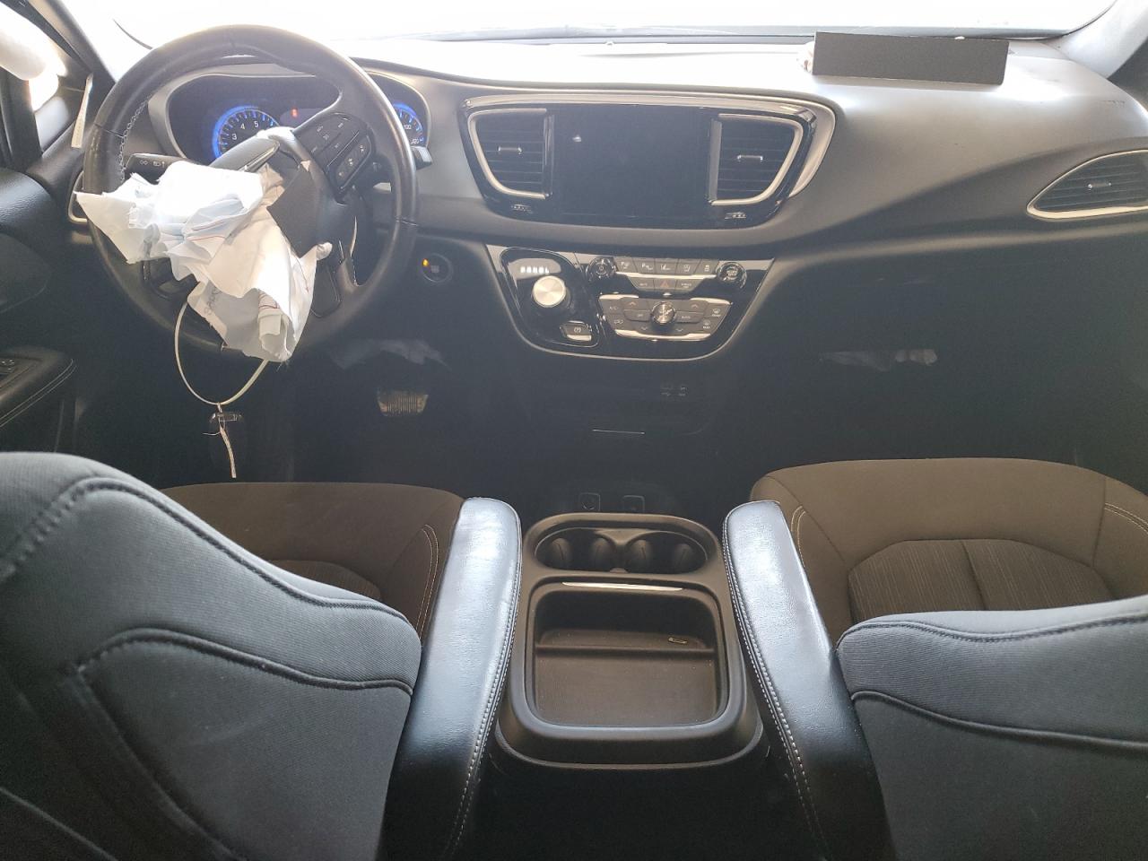 2020 Chrysler Pacifica Touring VIN: 2C4RC1FGXLR118690 Lot: 68653005