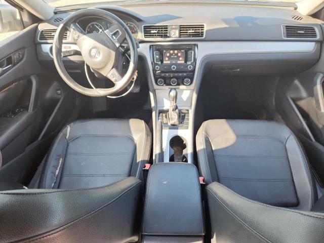 Sedans VOLKSWAGEN PASSAT 2013 Srebrny