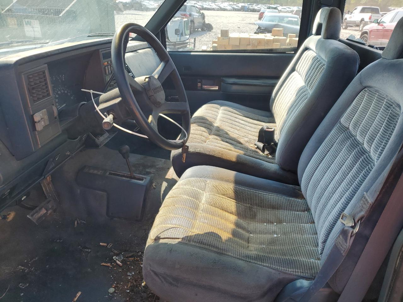 1992 Chevrolet Gmt-400 K2500 VIN: 1GCGK24KXNE218585 Lot: 68942325