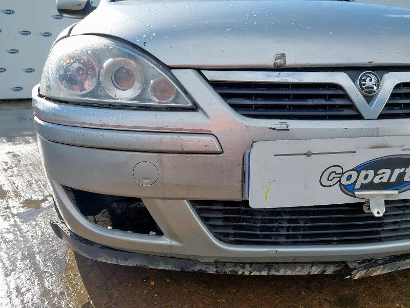 2004 VAUXHALL CORSA DESIGN