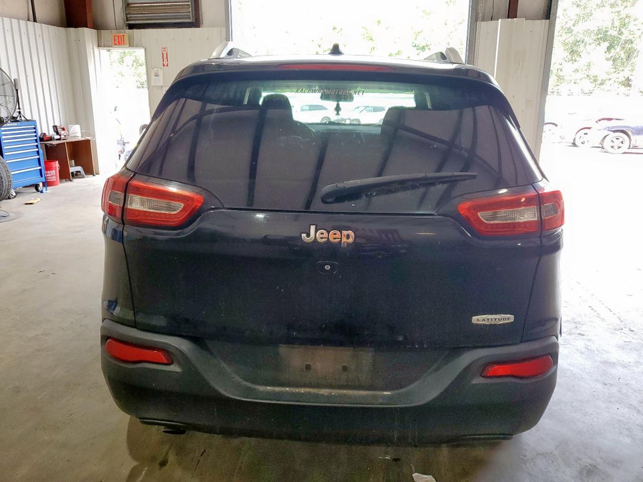 2014 Jeep Cherokee Latitude VIN: 1C4PJLCB7EW284001 Lot: 70534175