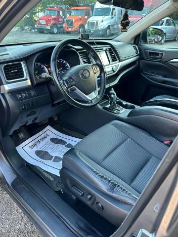  TOYOTA HIGHLANDER 2017 Szary