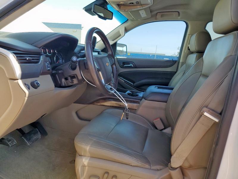  CHEVROLET SUBURBAN 2016 Белы