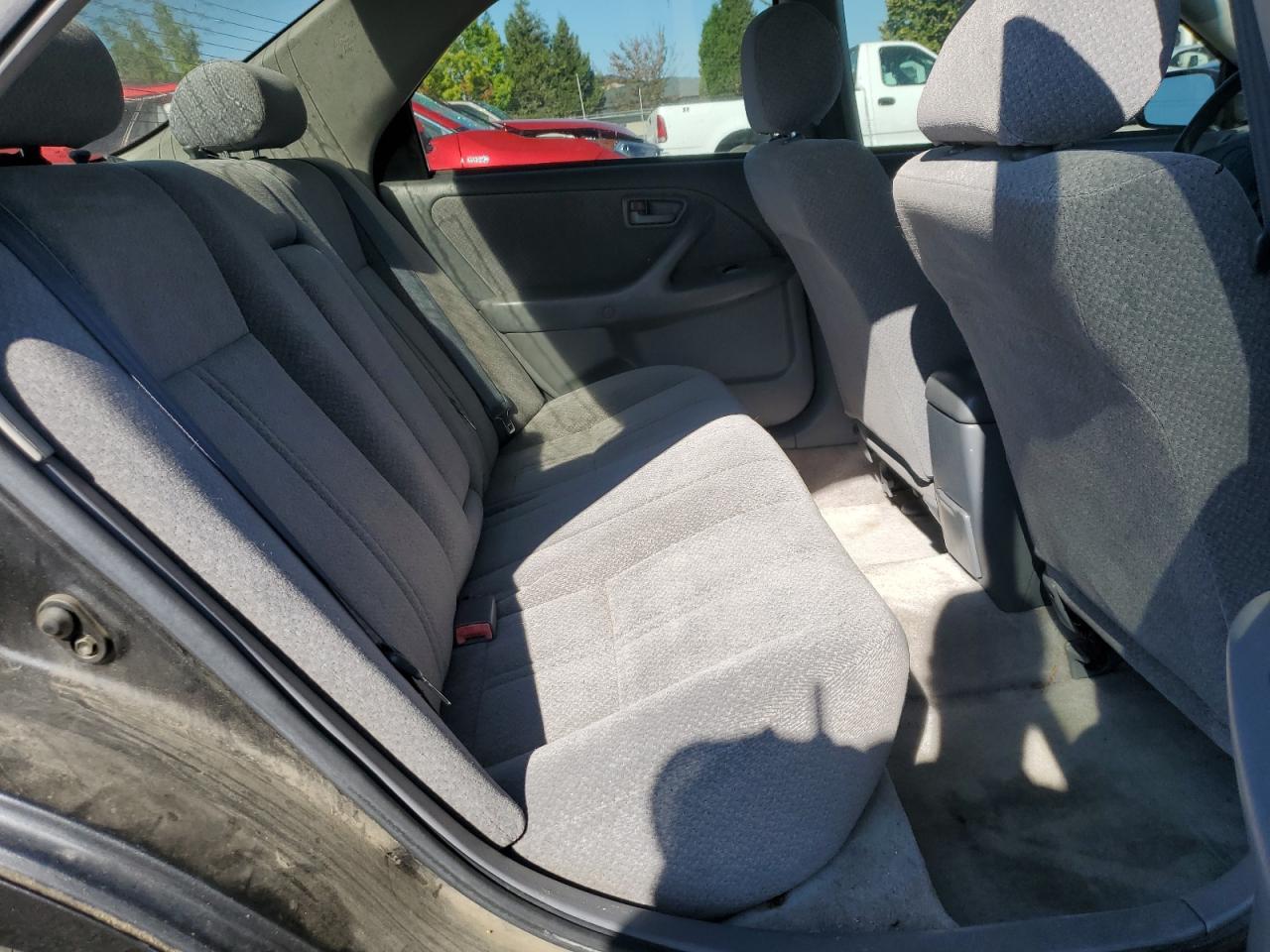 2000 Toyota Camry Ce VIN: JT2BF22K2Y0269915 Lot: 69597005