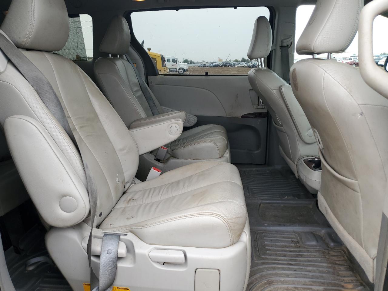 2013 Toyota Sienna Xle VIN: 5TDDK3DC4DS053207 Lot: 70539655