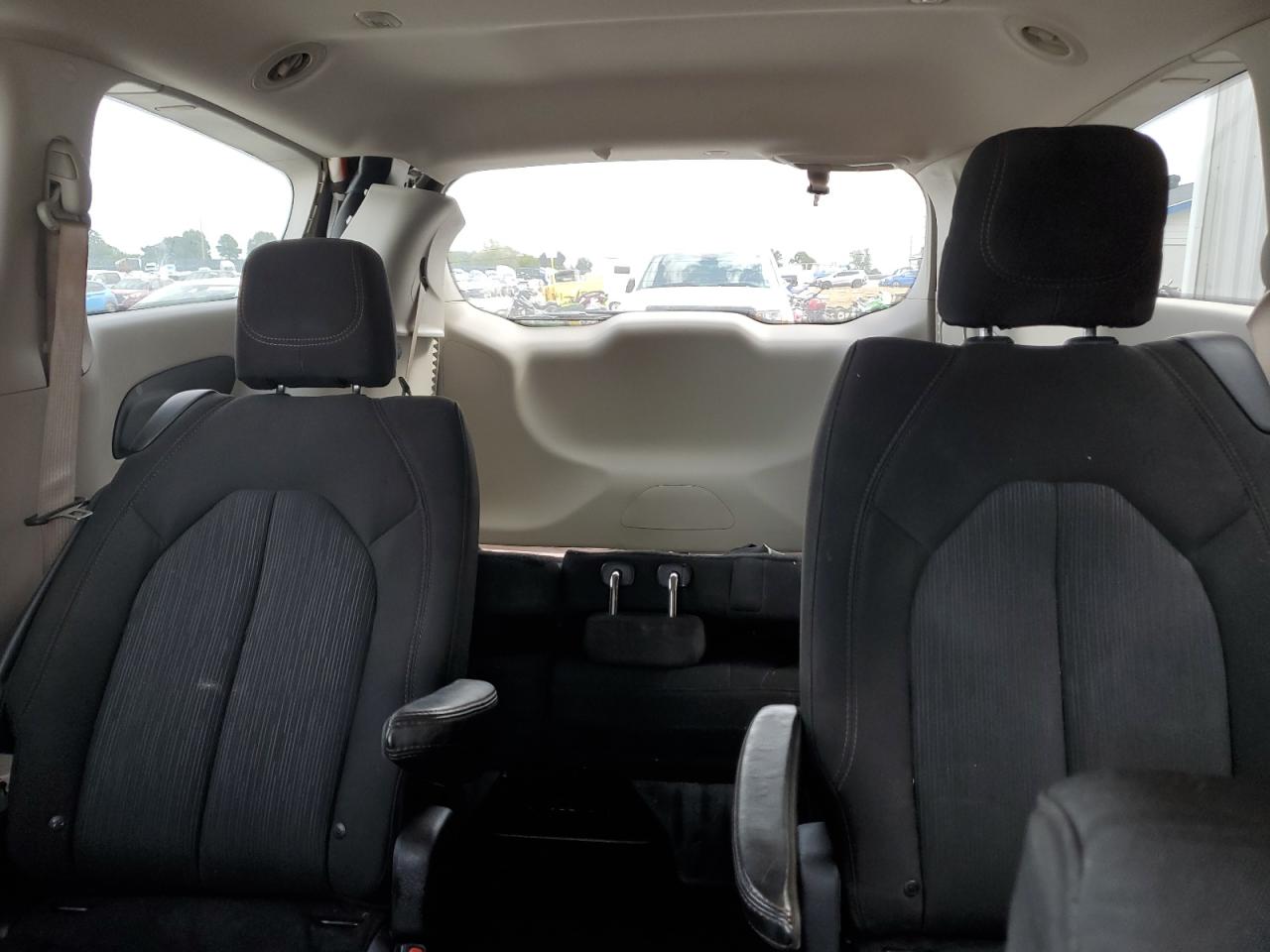 2017 Chrysler Pacifica Touring VIN: 2C4RC1DG4HR663696 Lot: 70328435