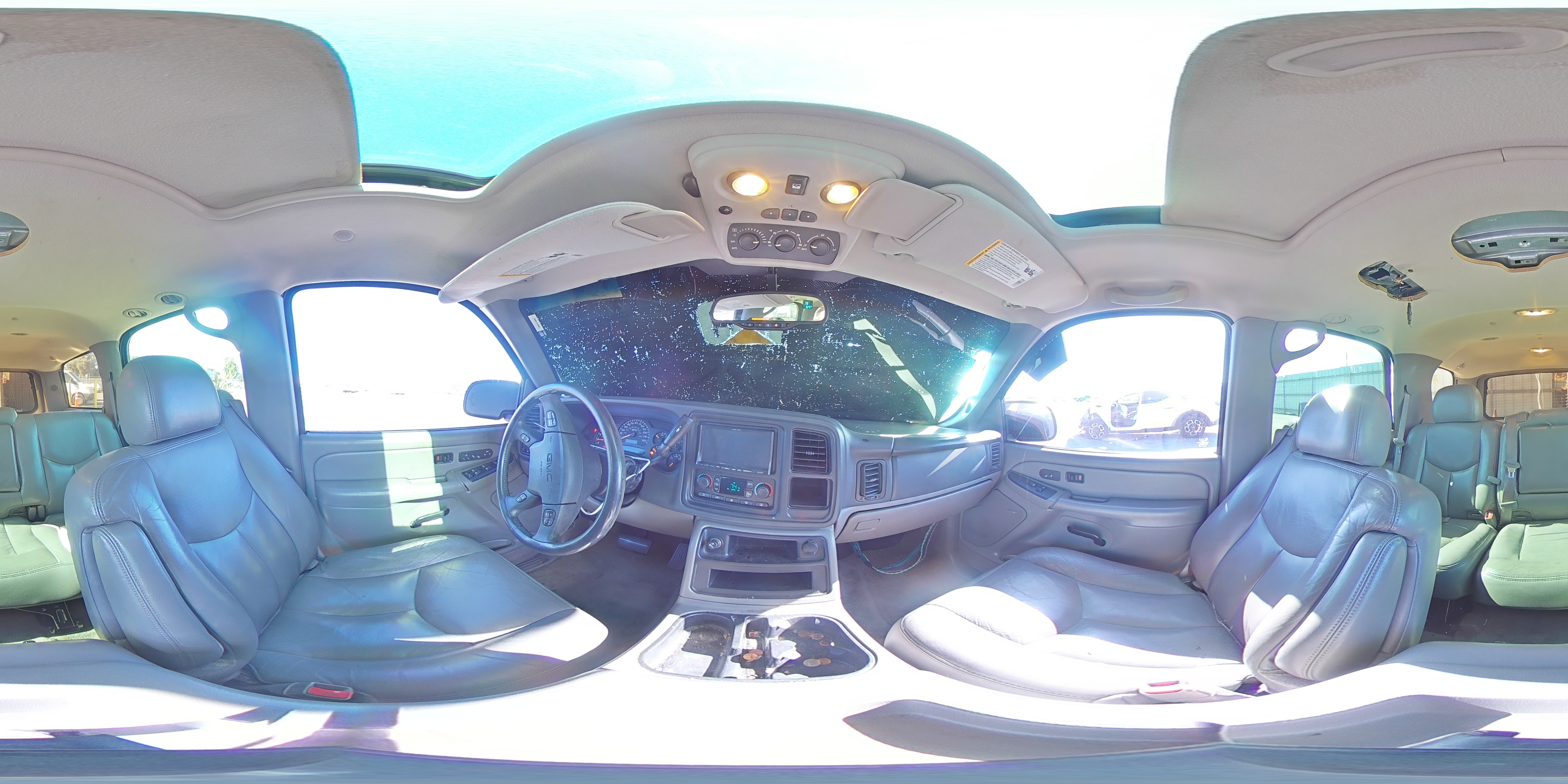 2005 GMC Yukon VIN: 1GKEK13T75R128111 Lot: 67430525