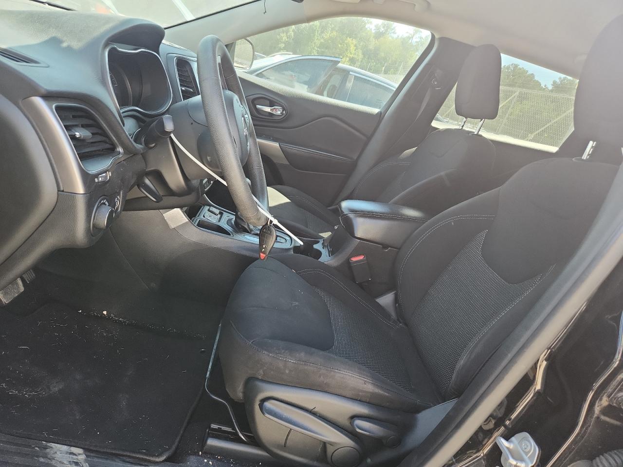 2021 Jeep Cherokee Latitude VIN: 1C4PJLCB0MD103797 Lot: 70111375