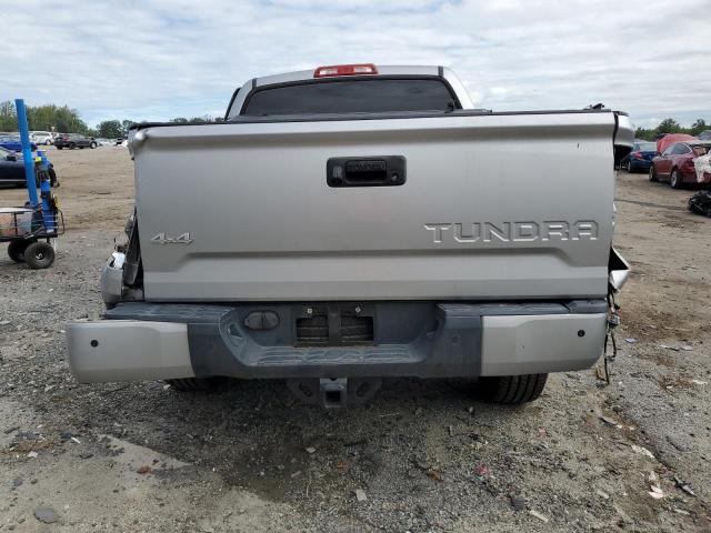  TOYOTA TUNDRA 2017 Серебристый