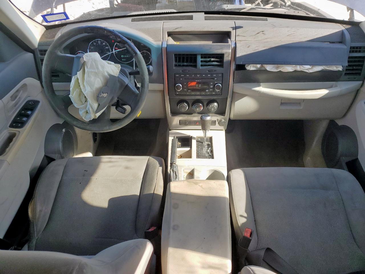 2008 Jeep Liberty Sport VIN: 1J8GP28K08W188239 Lot: 70905795