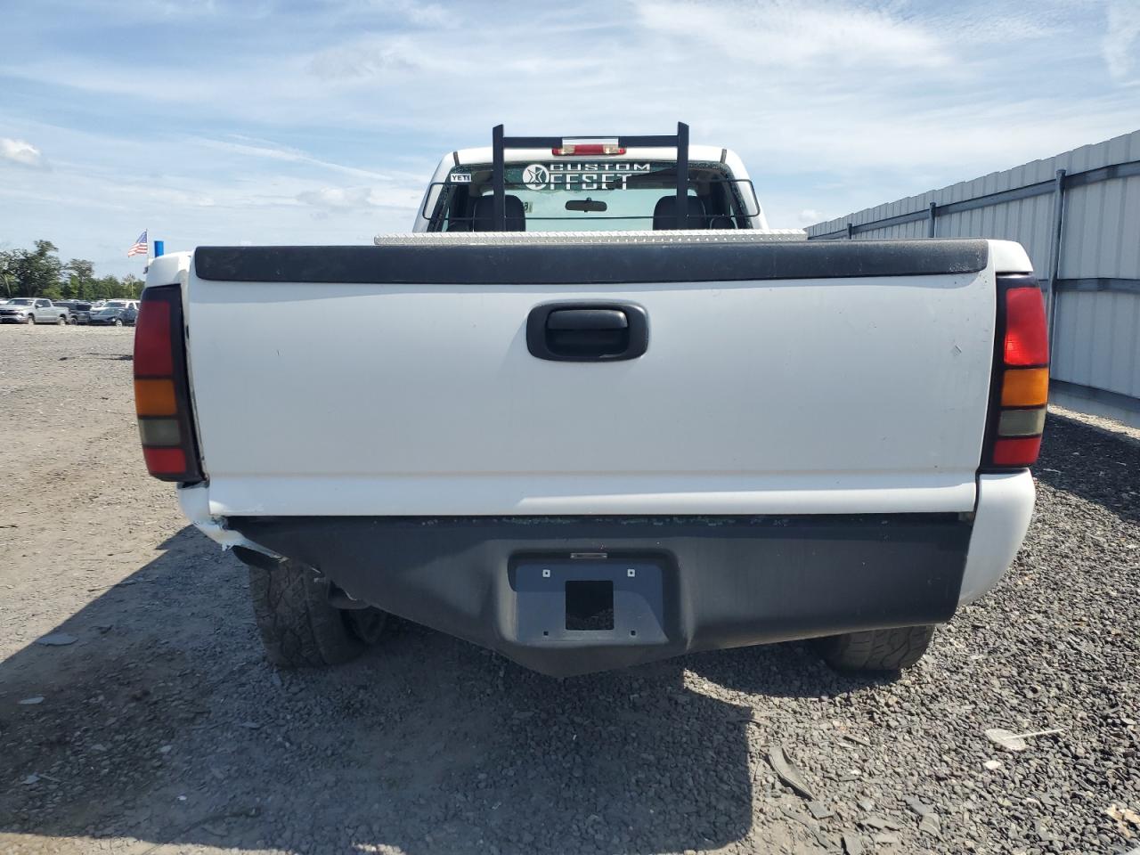 2005 GMC Sierra C2500 Heavy Duty VIN: 1GTHC24295E240157 Lot: 68437935