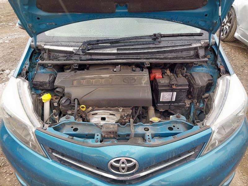 2012 TOYOTA YARIS TR