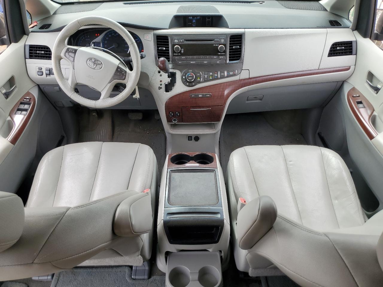 2013 Toyota Sienna Xle VIN: 5TDYK3DC3DS310035 Lot: 68020445