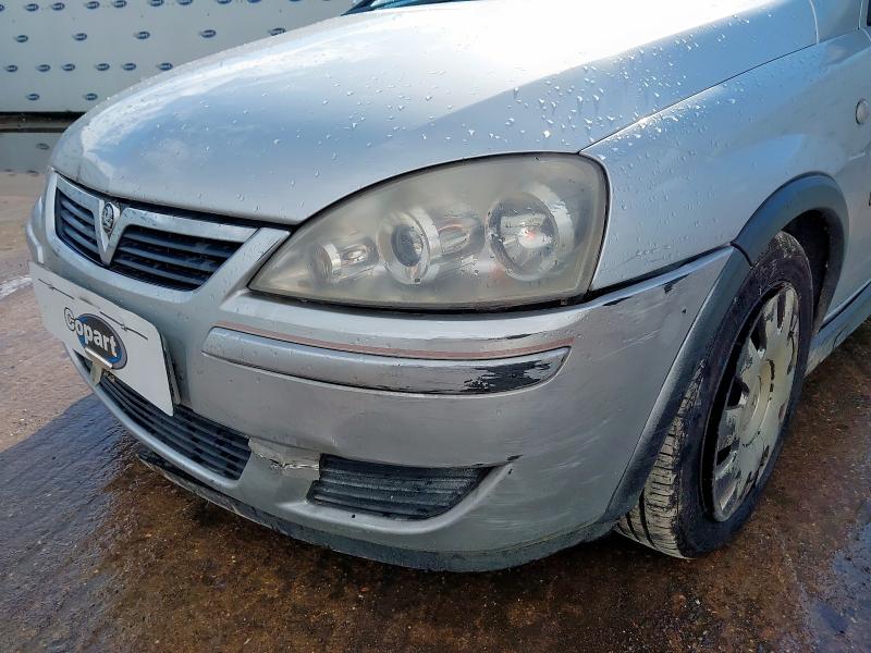 2004 VAUXHALL CORSA DESIGN