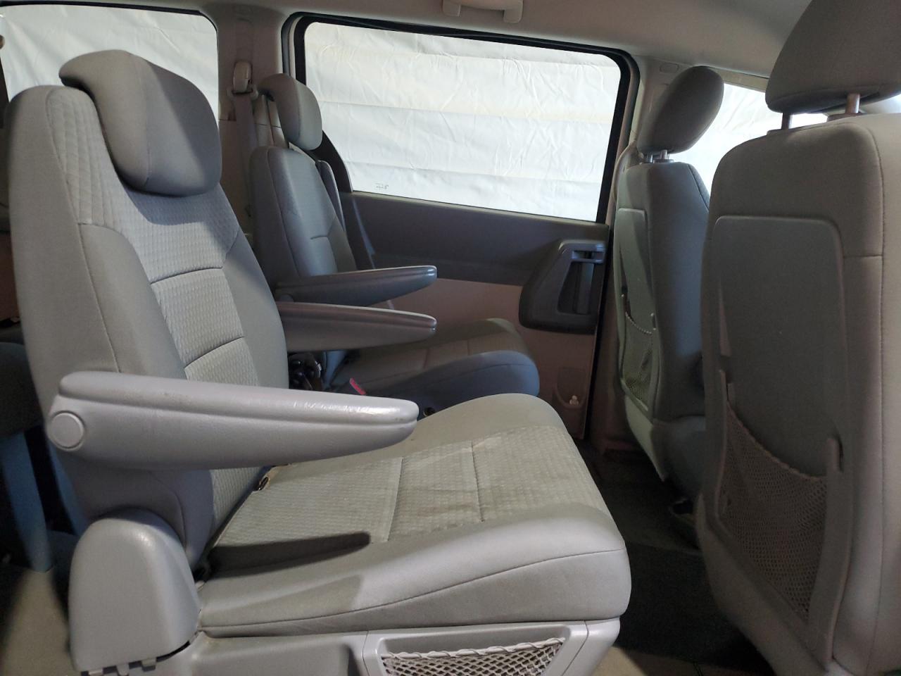 2010 Dodge Grand Caravan Se VIN: 2D4RN4DE0AR172173 Lot: 70133335