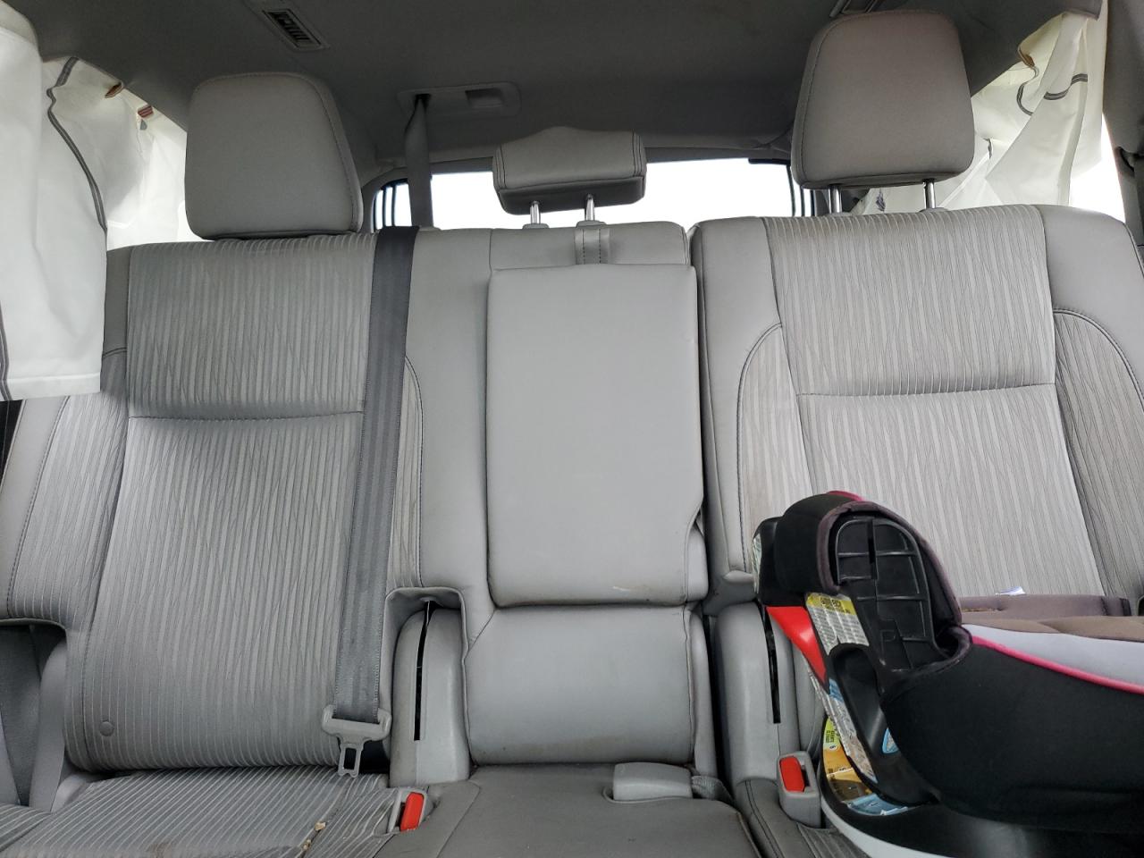 2014 Toyota Highlander Le VIN: 5TDBKRFH4ES053275 Lot: 67632765