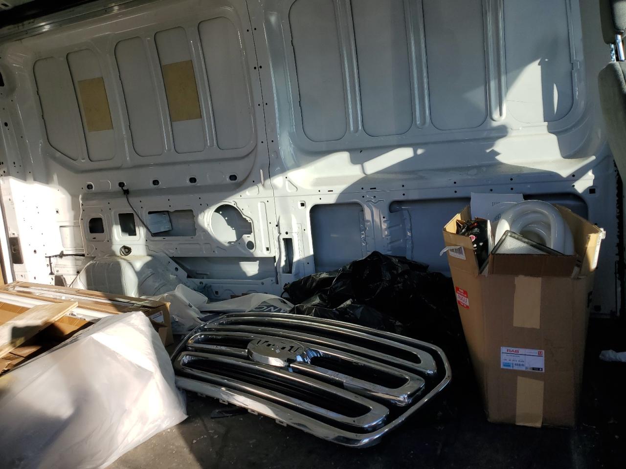 2018 Ford Transit T-250 VIN: 1FTYR2CG6JKA67334 Lot: 69448195