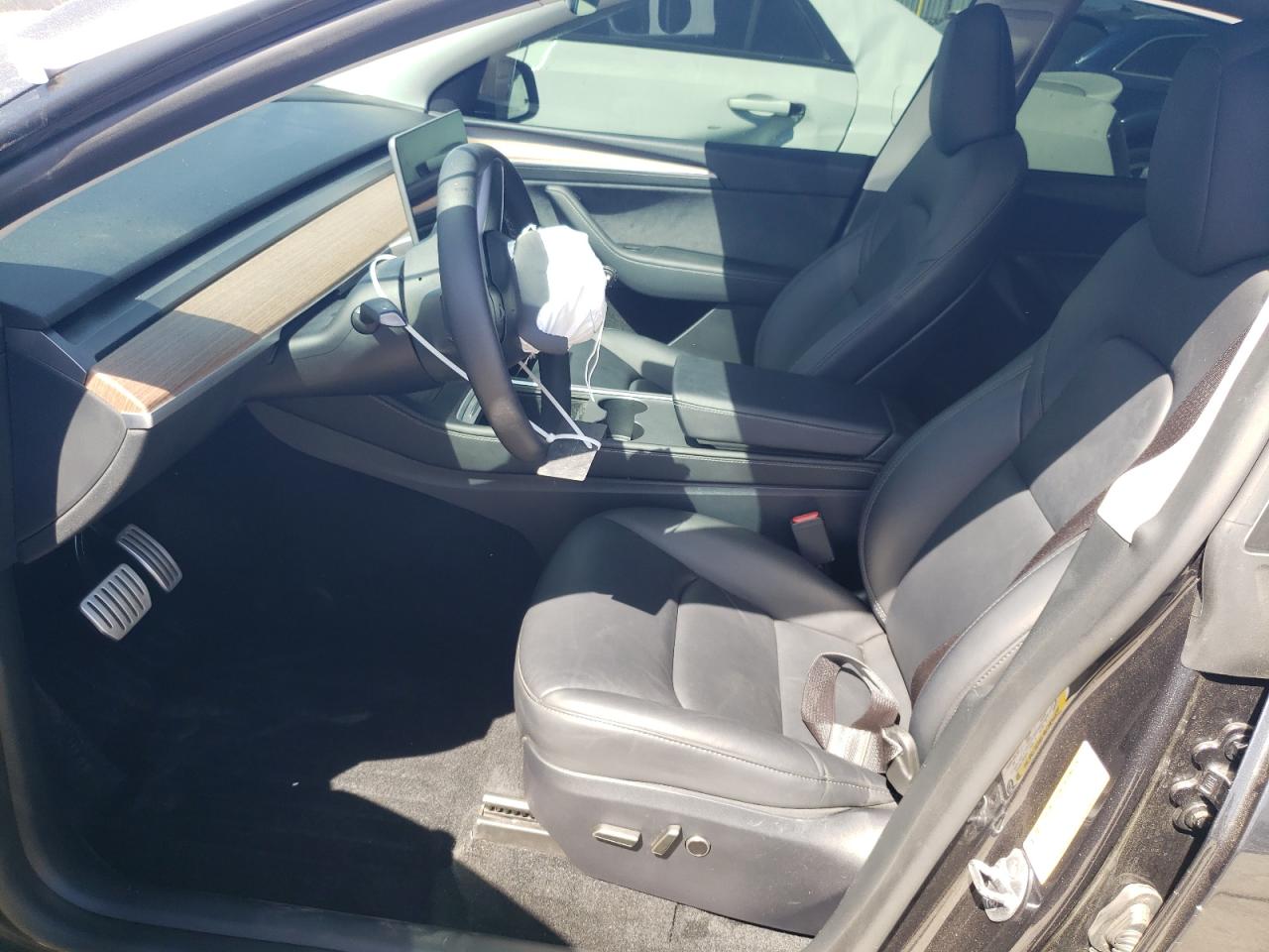 2025 Tesla Model Y VIN: 7SAYGDEF4SF310131 Lot: 68002275