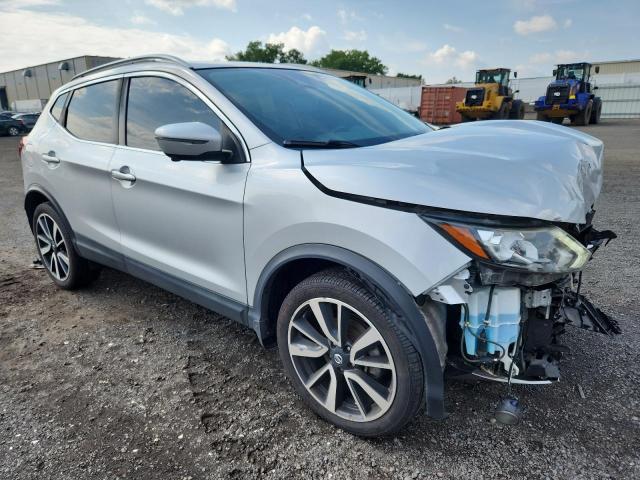  NISSAN ROGUE 2017 Серебристый