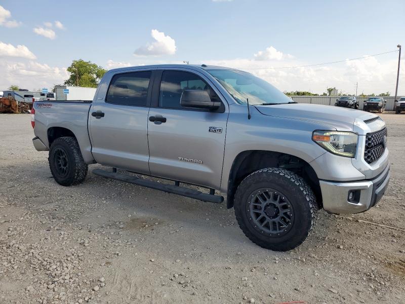  TOYOTA TUNDRA 2018 Серебристый