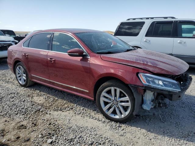  VOLKSWAGEN PASSAT 2017 Красный