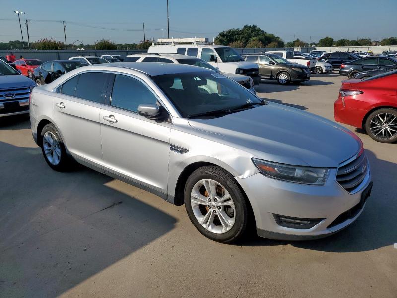 Sedans FORD TAURUS 2015 Srebrny
