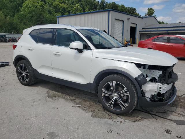 VOLVO XC40 2021 Белы