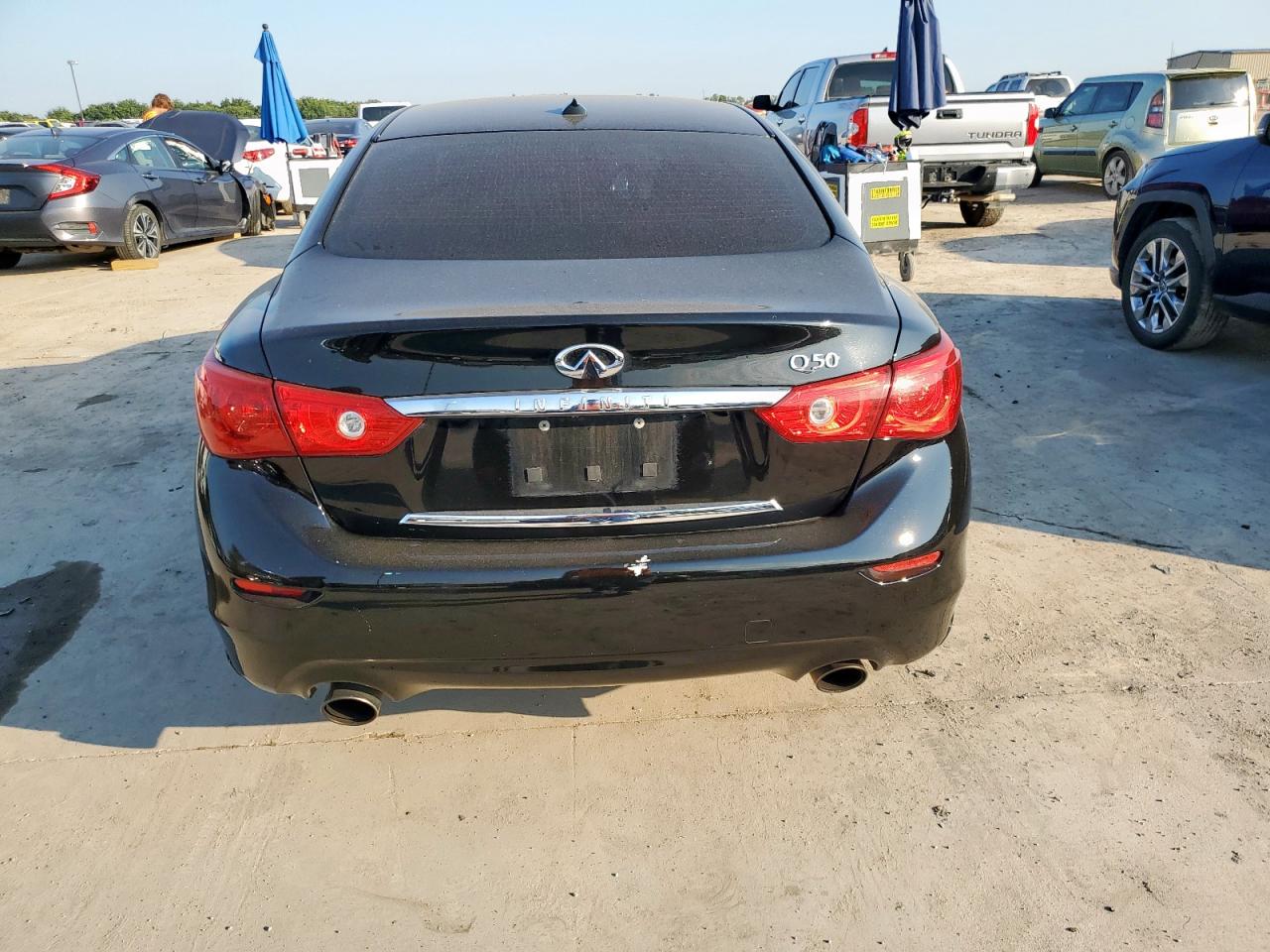 2017 Infiniti Q50 Premium VIN: JN1EV7AP4HM738726 Lot: 70136135