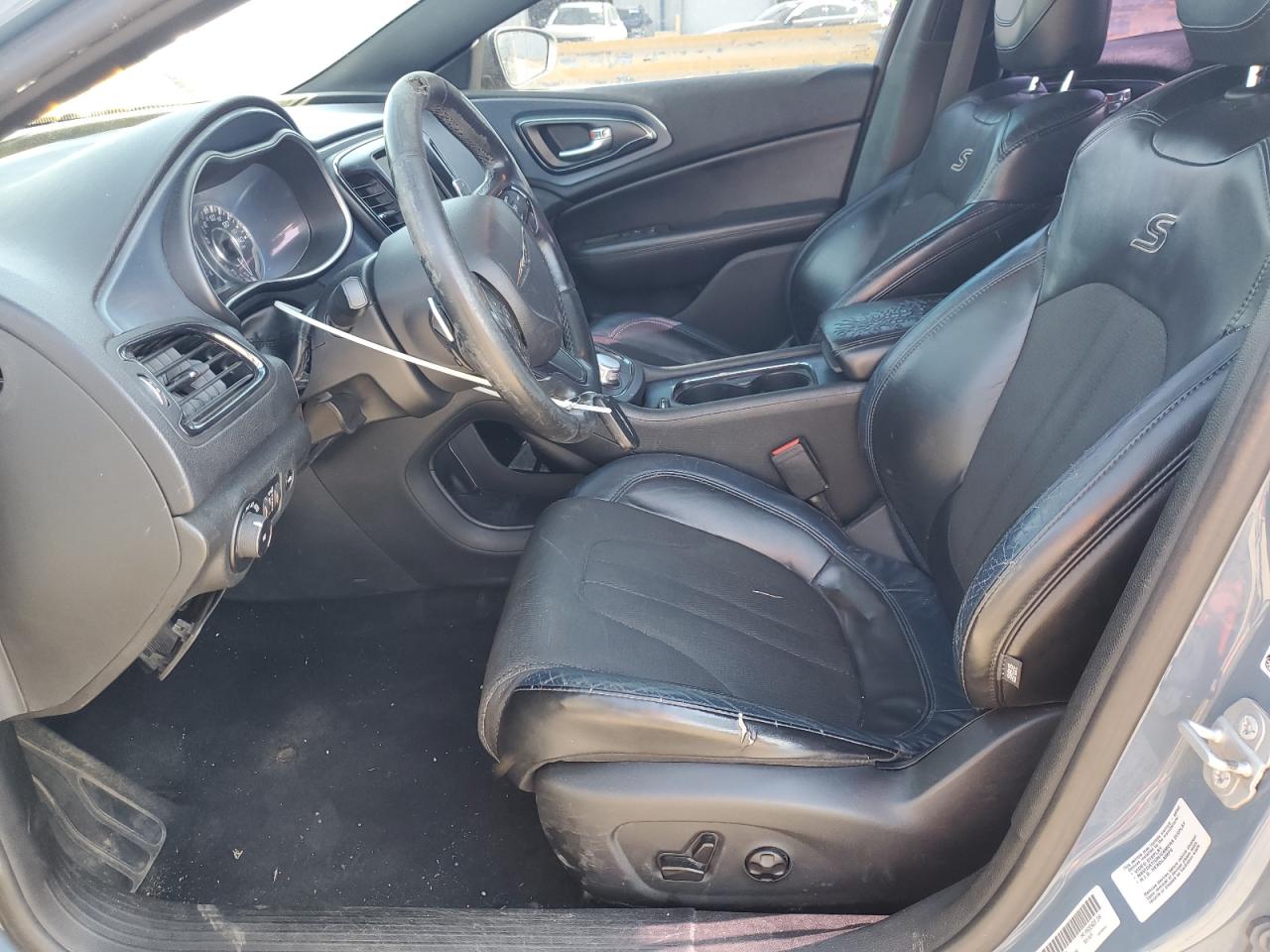 2015 Chrysler 200 S VIN: 1C3CCCBG5FN592477 Lot: 66477555