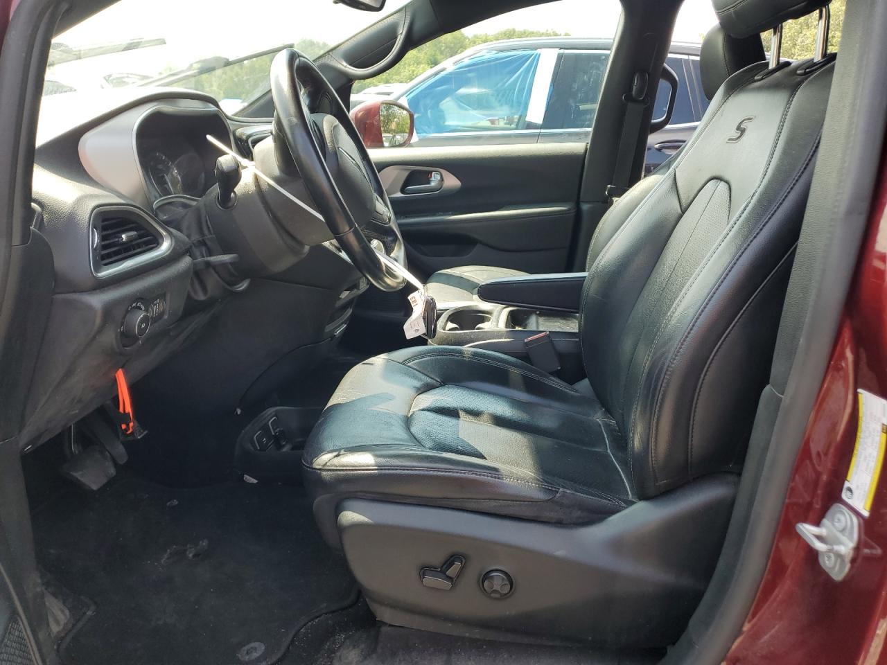 2018 Chrysler Pacifica Touring L VIN: 2C4RC1BG2JR350834 Lot: 67316975