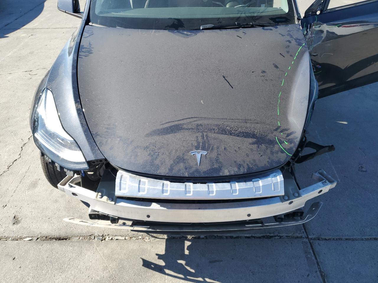 2024 Tesla Model Y VIN: 7SAYGDEE7RF985859 Lot: 68687025