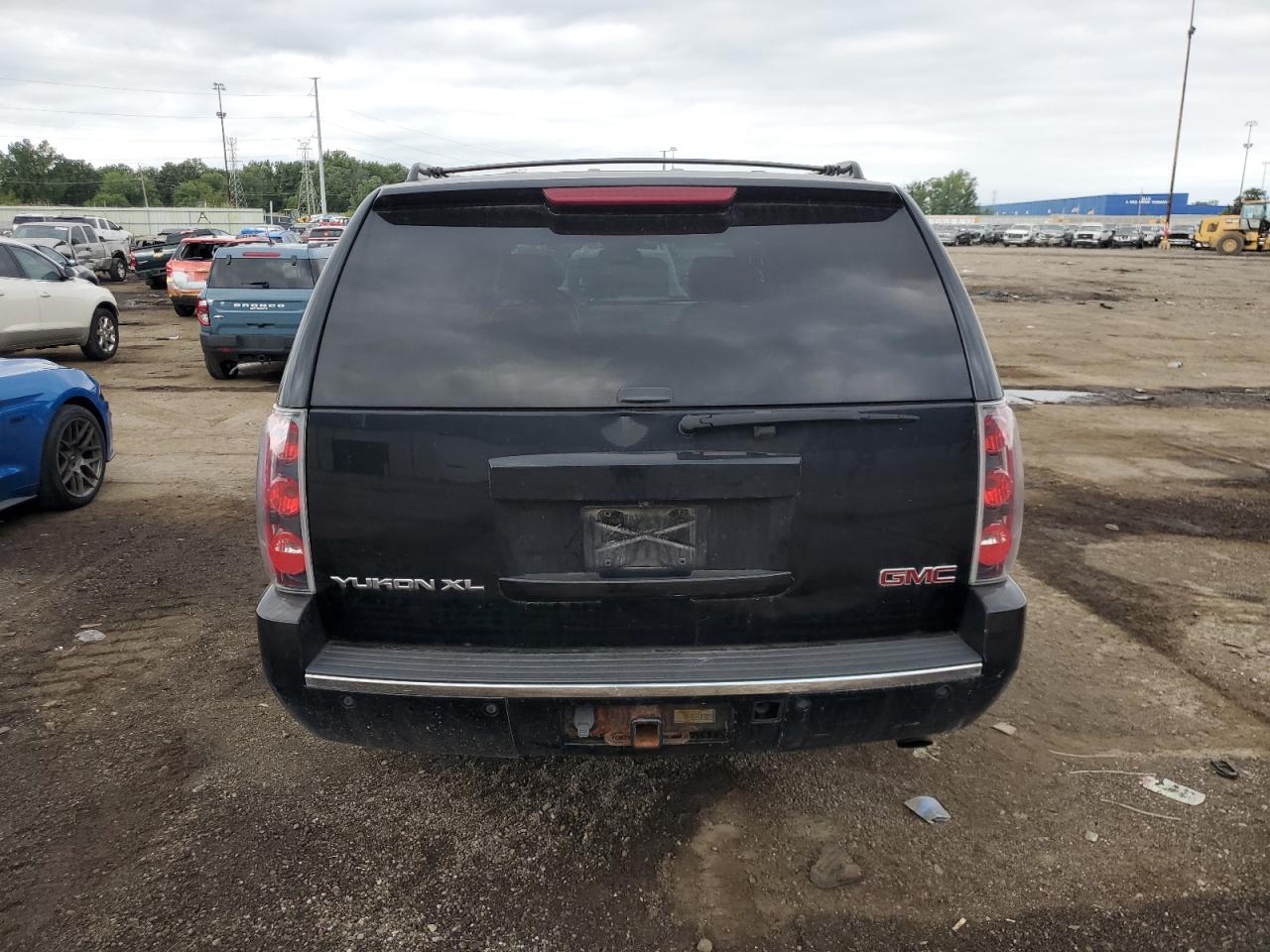 2008 GMC Yukon Xl Denali VIN: 1GKFK668X8J194714 Lot: 69285985
