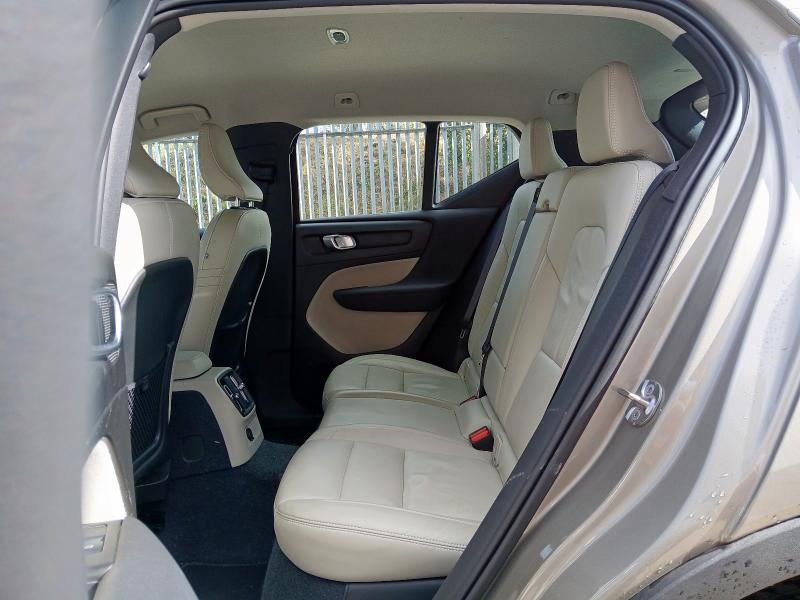 2022 VOLVO XC40 INSCRIPTION PRO