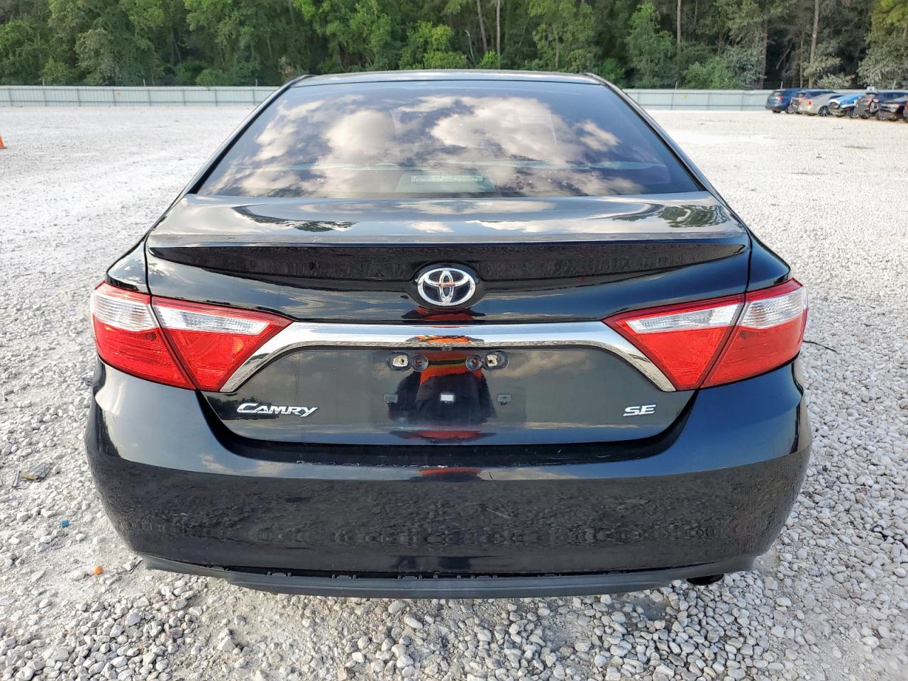 2016 Toyota Camry Le VIN: 4T1BF1FKXGU259390 Lot: 70204595