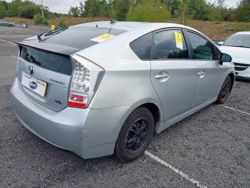 2011 TOYOTA PRIUS T3