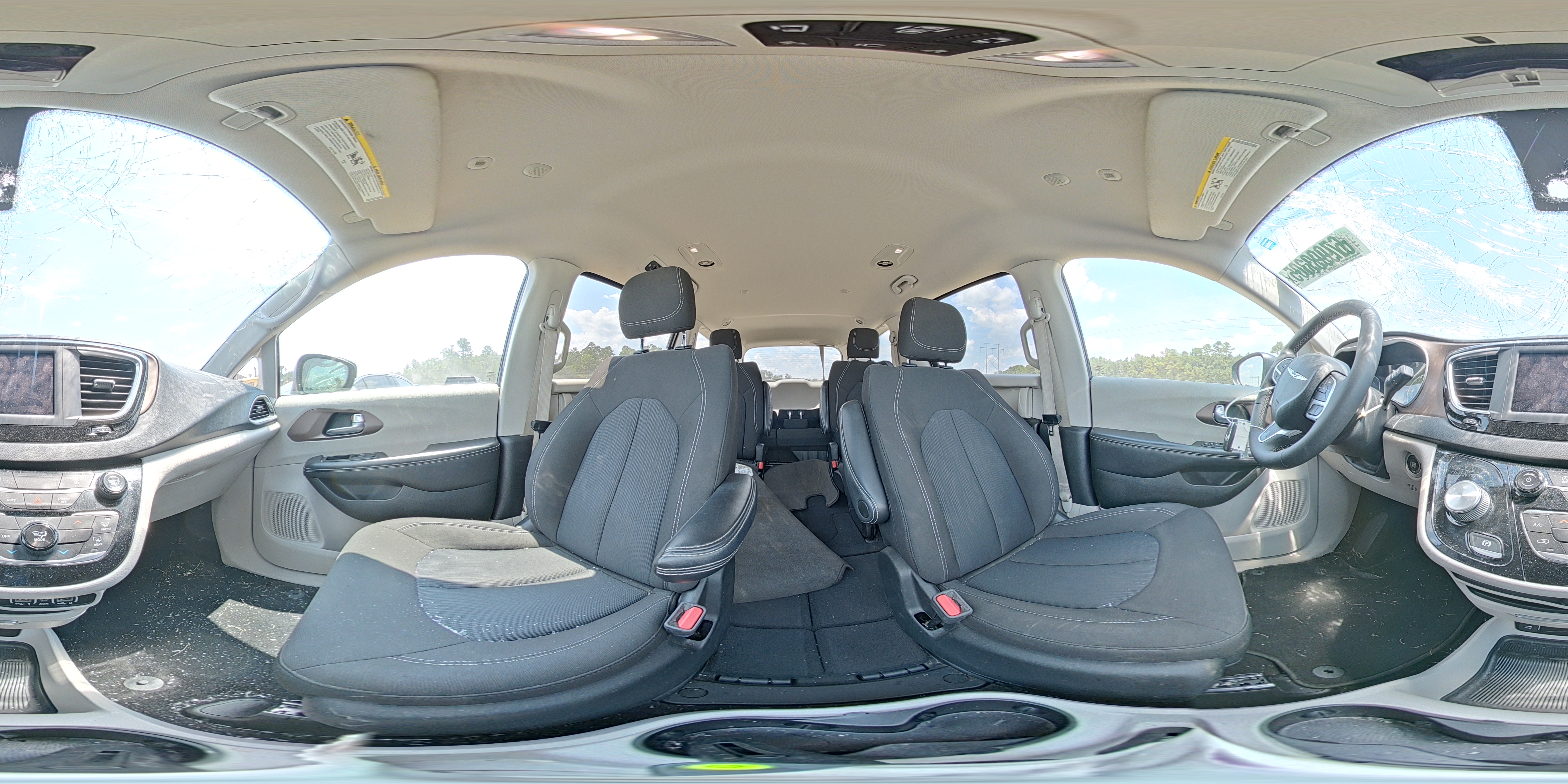 2022 Chrysler Voyager Lx VIN: 2C4RC1CG4NR226648 Lot: 67993305