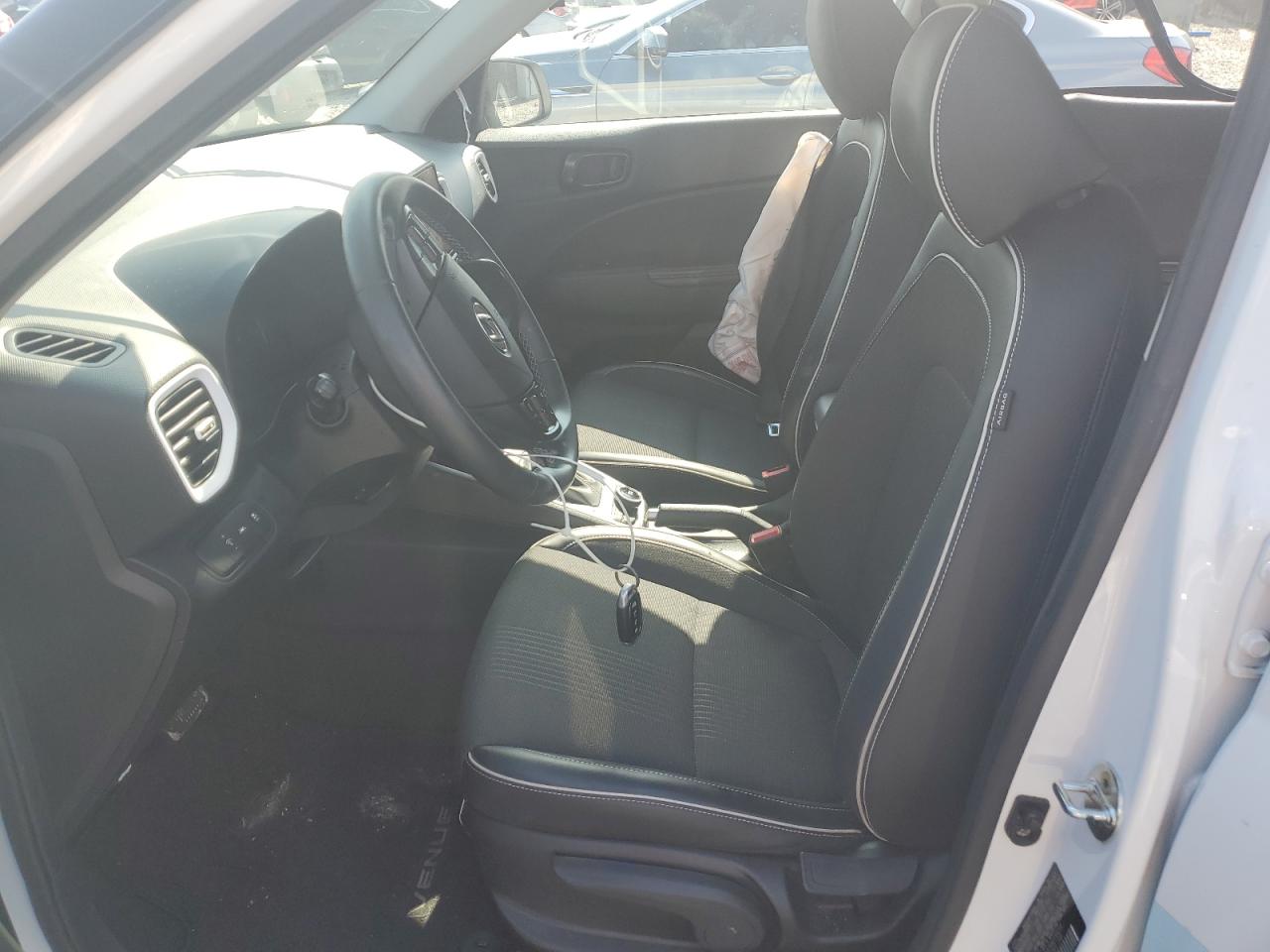 2022 Hyundai Venue Sel VIN: KMHRC8A3XNU189256 Lot: 70017225