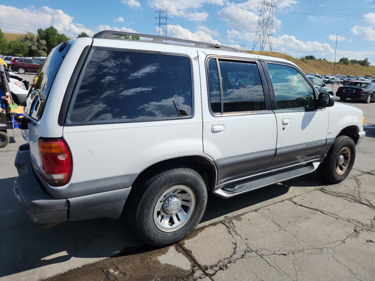 1999 Mercury Mountaineer white null gas 4M2ZU55P6XUJ01538 photo #4