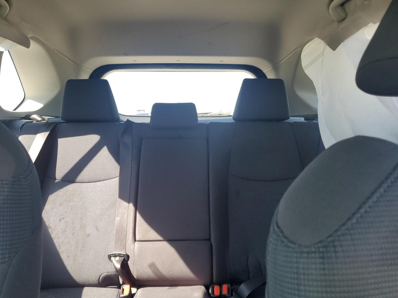 2021 Toyota Rav4 Le VIN: JTMK1RFV1MD065015 Lot: 70355705