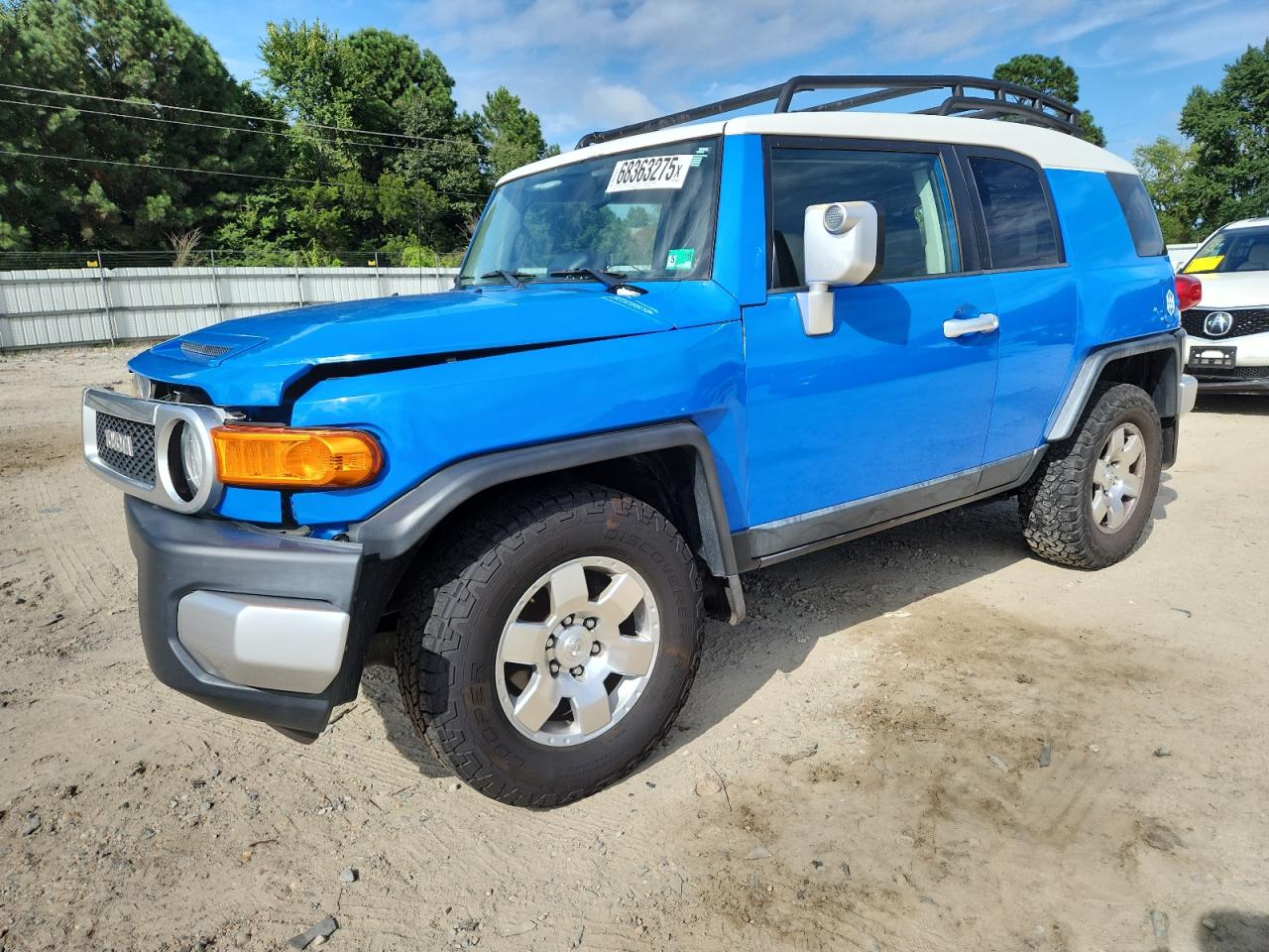 TOYOTA FJ CRUISER 2007. Lot# 68363275. VIN JTEZU11FX70013333. Photo 1
