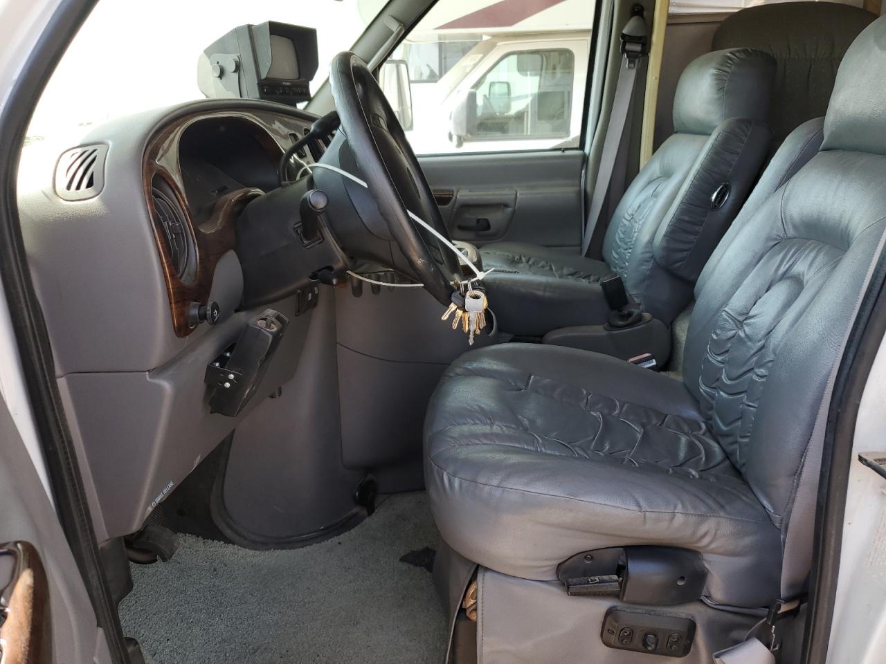 2001 Ford Econoline E450 Super Duty Cutaway Van VIN: 1FDXE45S61HB66426 Lot: 67051235