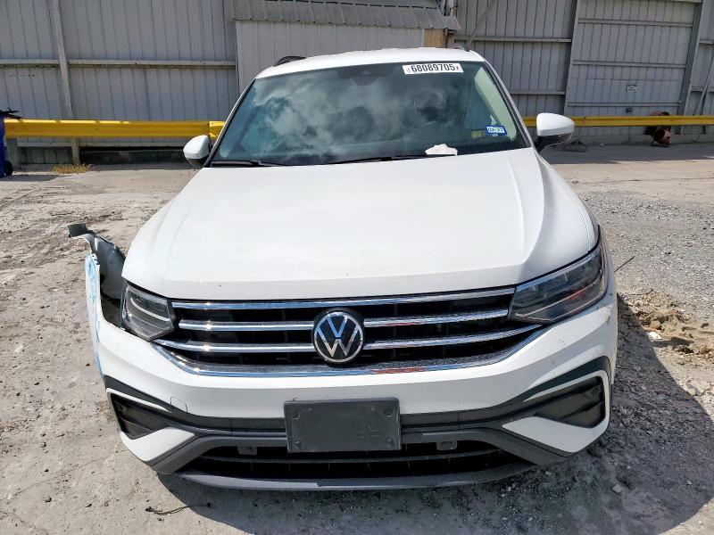  VOLKSWAGEN TIGUAN 2024 Белы
