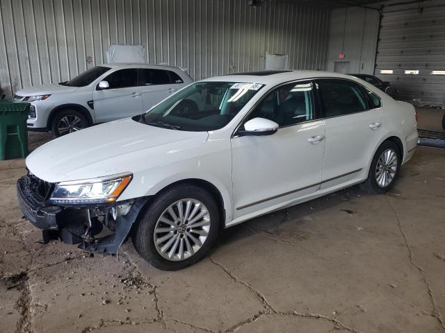  VOLKSWAGEN PASSAT 2016 Белы