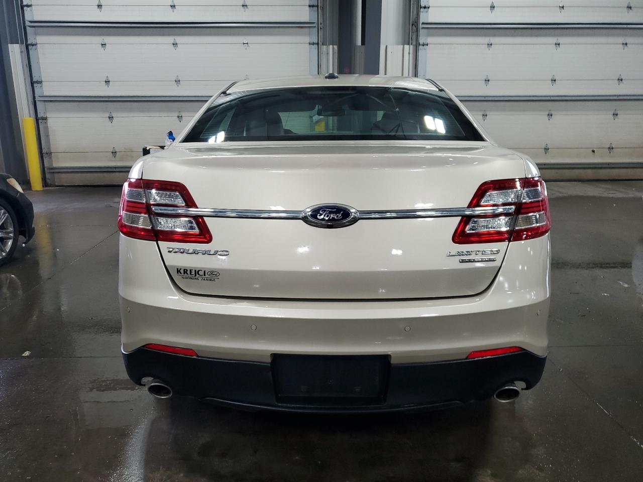 2017 Ford Taurus Limited VIN: 1FAHP2F81HG132233 Lot: 68073405