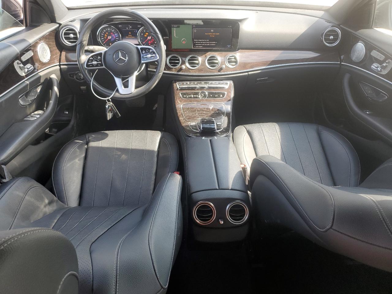 2019 Mercedes-Benz E 300 VIN: WDDZF4JB0KA509800 Lot: 69292655