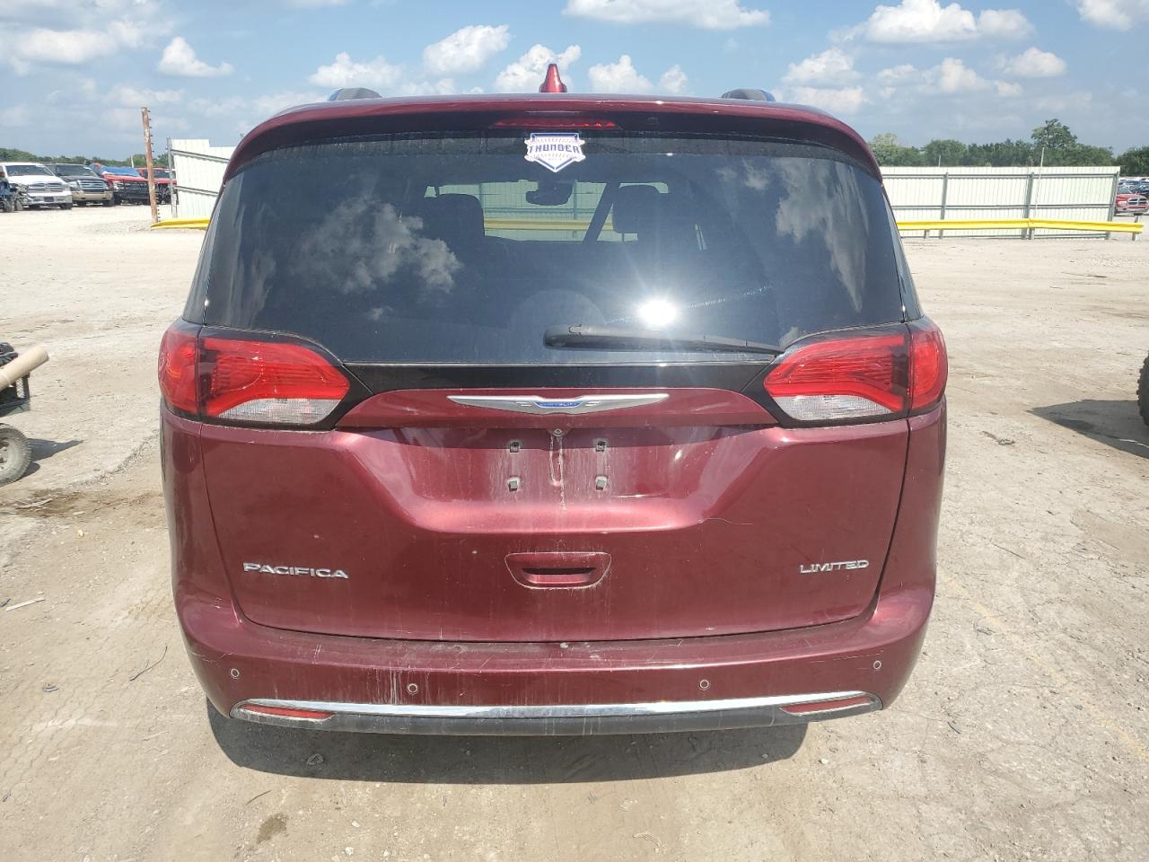 2017 Chrysler Pacifica Limited VIN: 2C4RC1GGXHR804718 Lot: 67549235